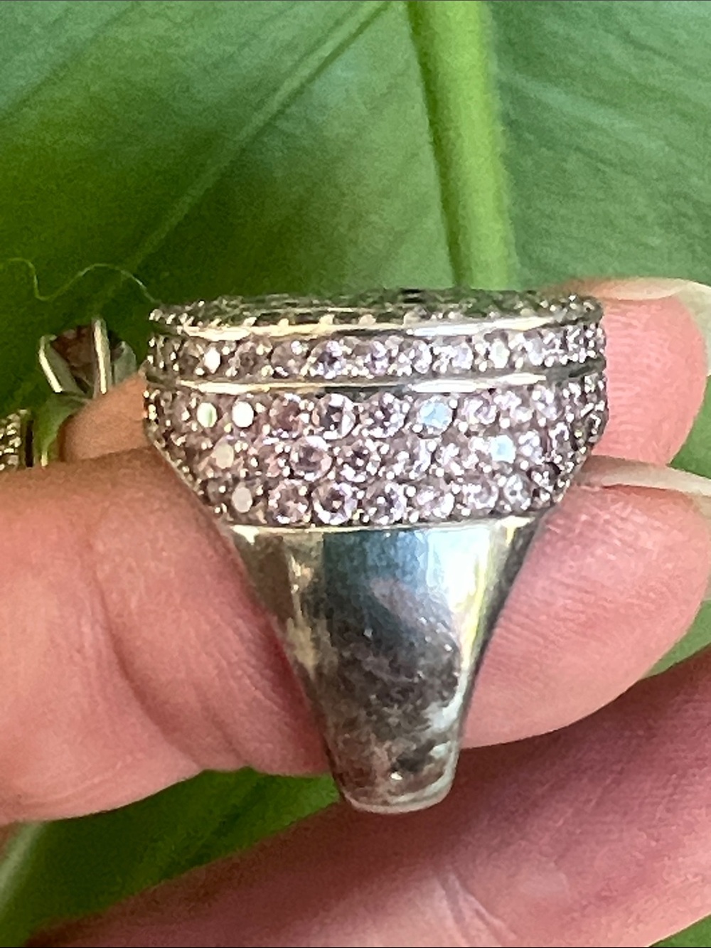 HELLO KITTY for DIAMONIQUE -
Hello Kitty Silver Crystal Round Ring with Red Bow - Picture 2 of 7